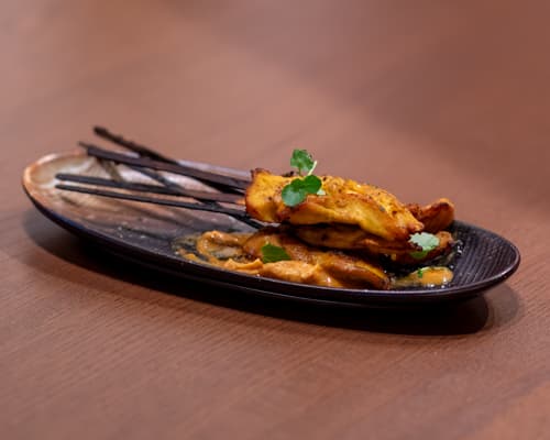 Satay kyllingspyd og peanøttsaus